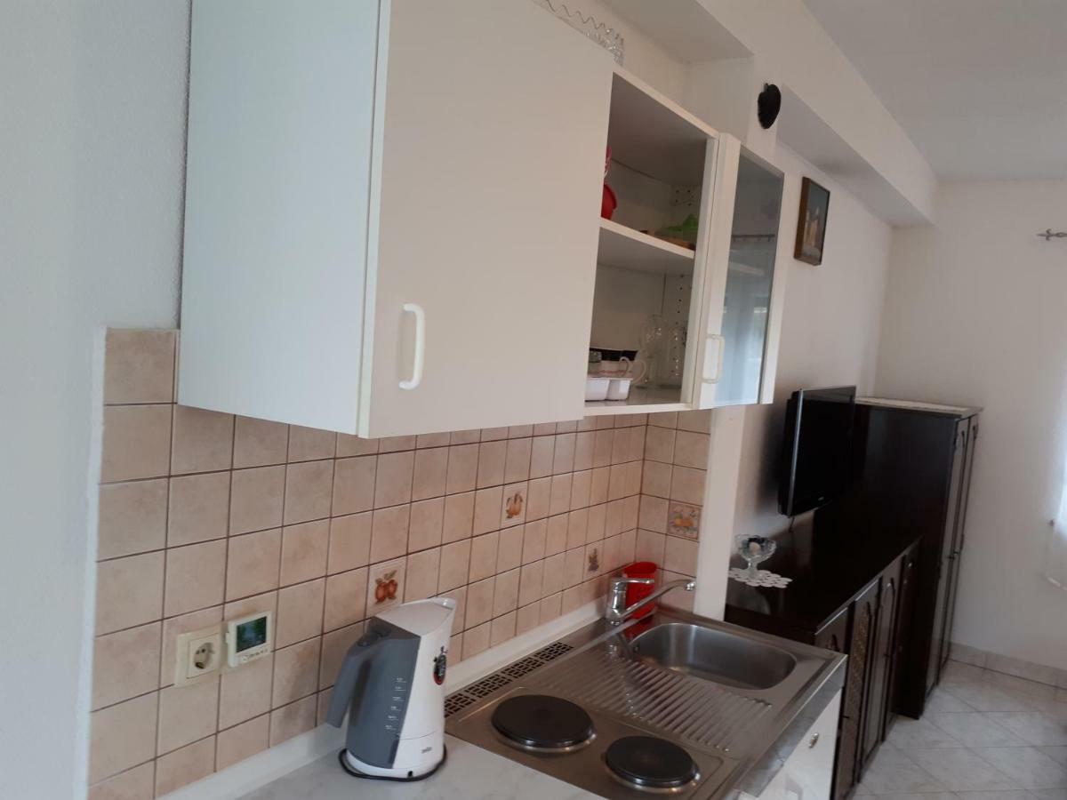 Seaside Apartment For 2 P Trogir Bagian luar foto